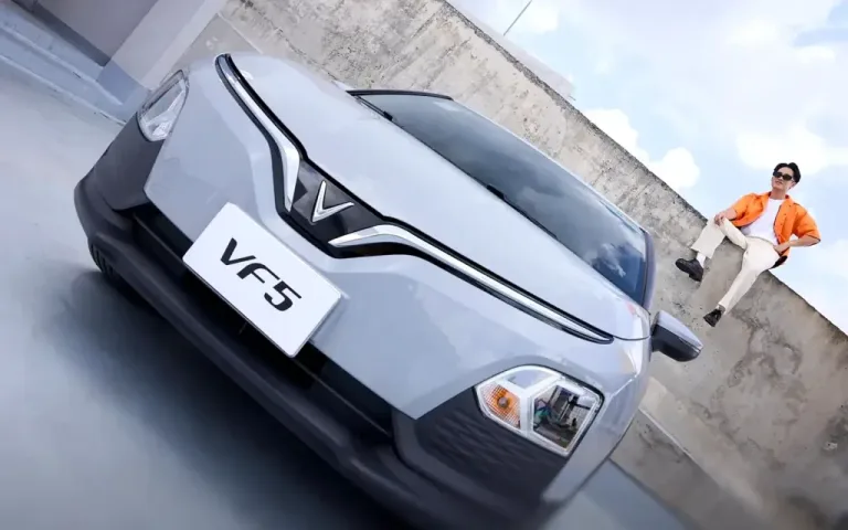VF 5 – Đầu xe với dải đèn chữ V đặc trưng