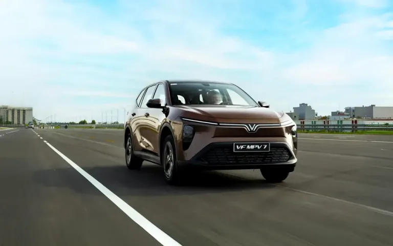 VF MPV 7 – Trên đường thử